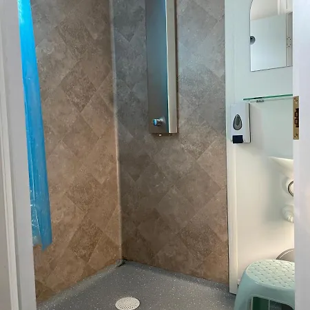 Womocamp Holzhuette 2 With Shared Wc Kempings